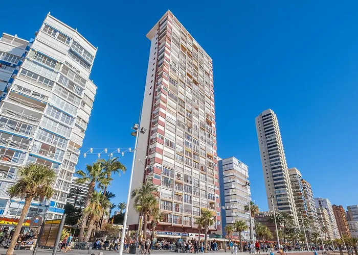 Las Damas 12-E Levante Beach